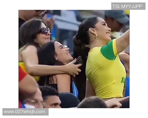 球星默契配合展现团队精神绿茵场上激情四射瞬间